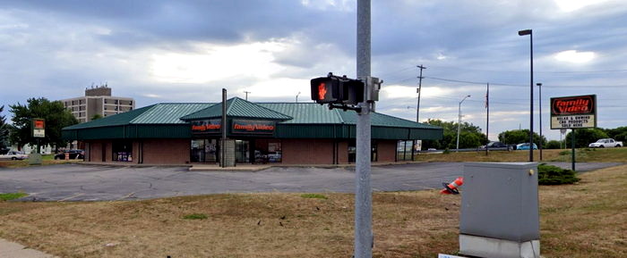 Family Video - Bay City - 411 S Henry St